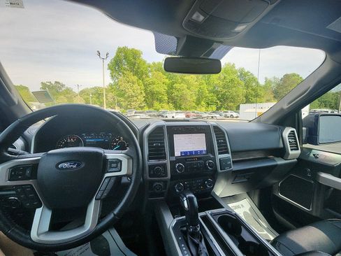 Used 2020 Ford F150 Lariat w/ Trailer Tow Package image 20