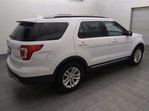 Used 2016 Ford Explorer XLT w/ Equipment Group 202A FWD image 10