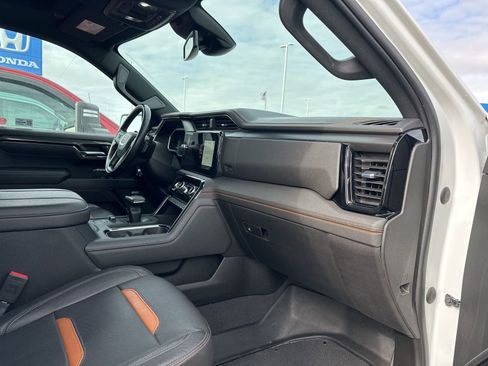 Used 2023 GMC Sierra 1500 AT4 w/ AT4 Premium Package image 40