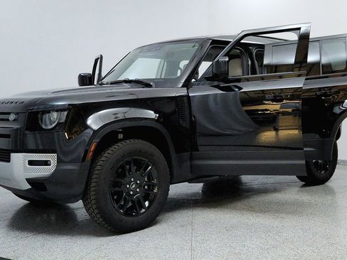 Used 2025 Land Rover Defender 110 S image 9