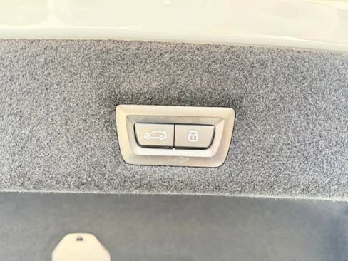 Used 2023 BMW 760i xDrive w/ Parking Assistance Package image 38