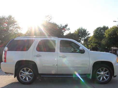 Used 2013 GMC Yukon Denali AWD/4WD image 10