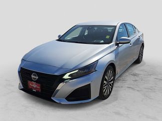Used 2023 Nissan Altima 2.5 SV video 1