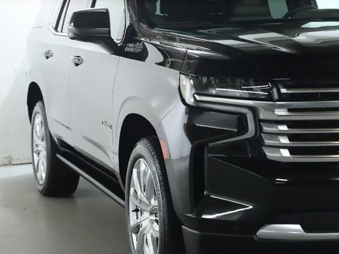 Used 2021 Chevrolet Tahoe High Country w/ Premium Package AWD/4WD image 10