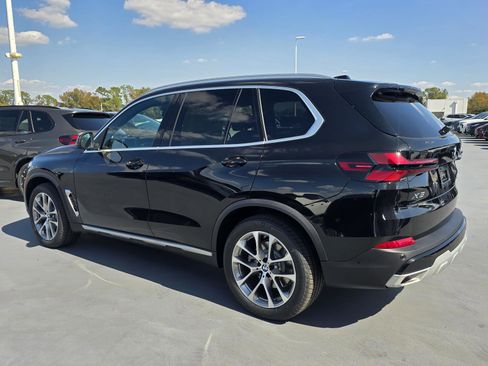 New 2026 BMW X5 xDrive40i w/ Climate Comfort Package image 5