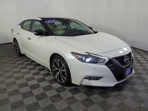 Used 2018 Nissan Maxima Platinum image 2