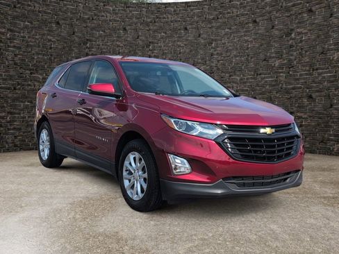 Used 2018 Chevrolet Equinox LT FWD image 2