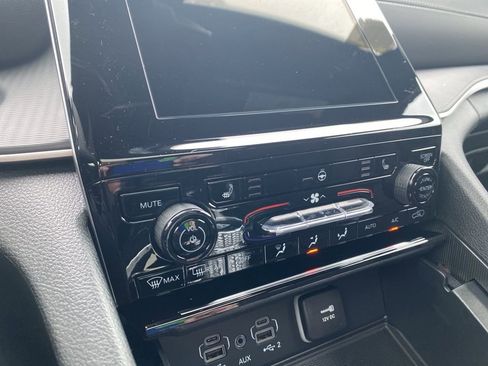 New 2025 Jeep Grand Cherokee Laredo X w/ Luxury Tech Group I image 26