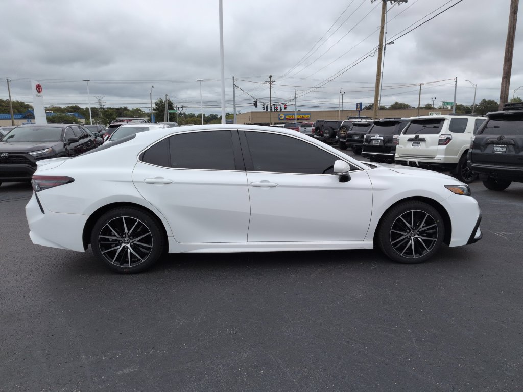 Used 2024 Toyota Camry SE w/ Cold Weather Package FWD image 6