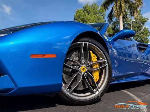 Used 2019 Ferrari 488 Spider RWD image 11
