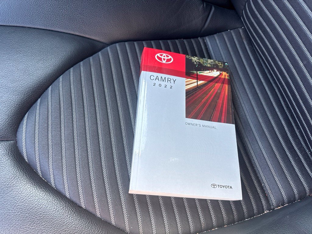 Used 2022 Toyota Camry SE w/ Carpet Mat Package (TMS) FWD image 25
