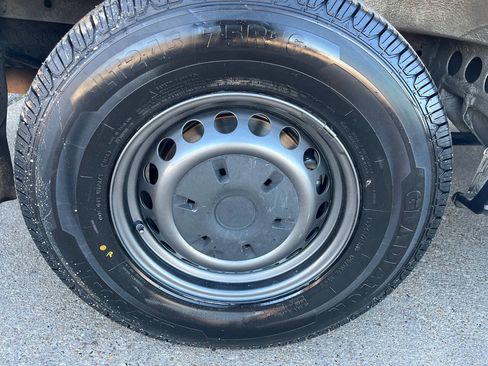 Used 2010 Freightliner Sprinter 2500 image 32