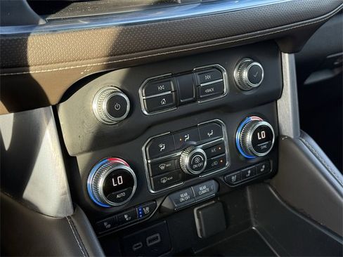 Used 2023 GMC Yukon SLT image 27