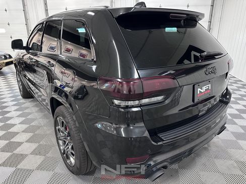 Used 2016 Jeep Grand Cherokee SRT AWD/4WD image 10