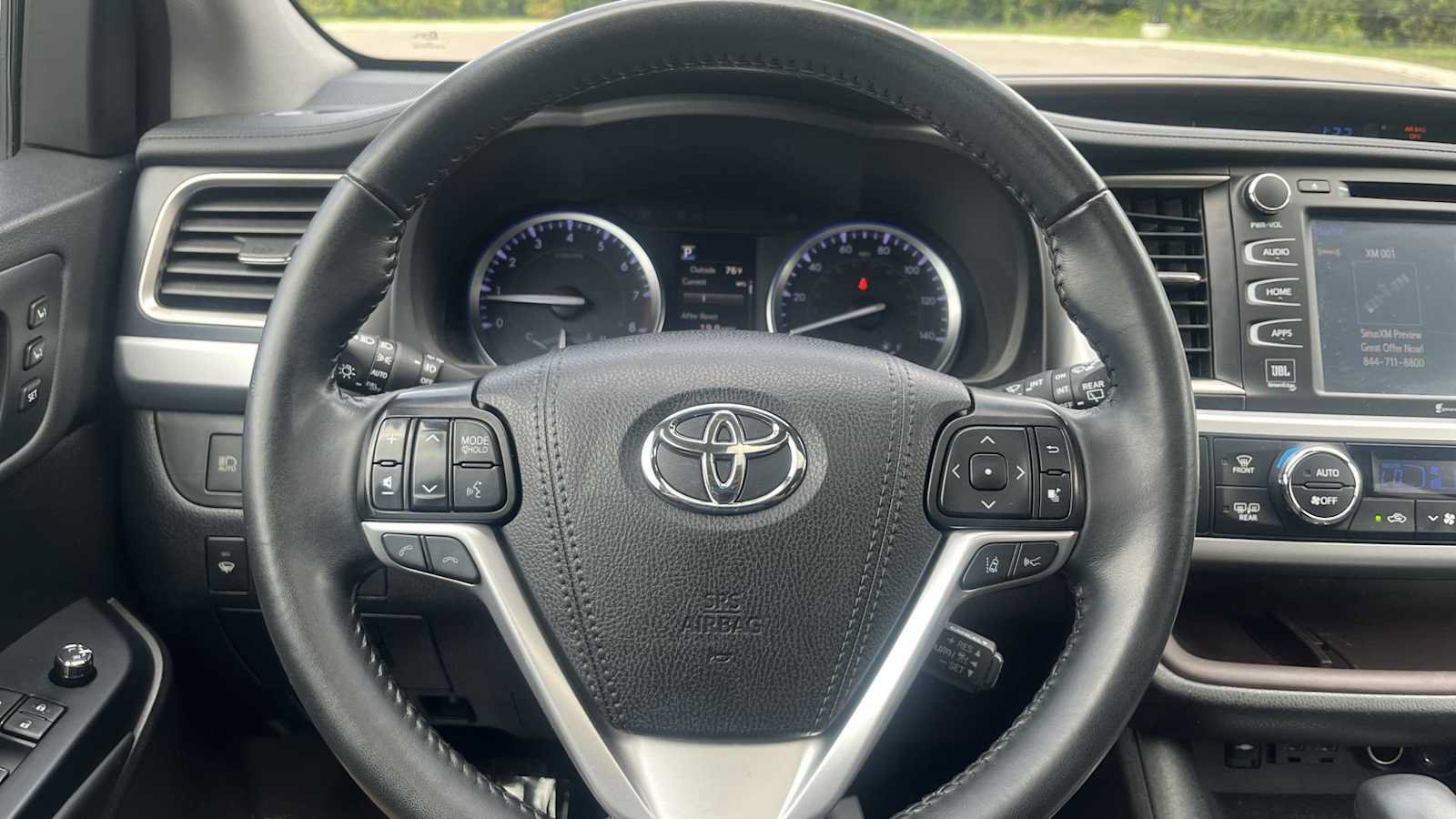 Used 2019 Toyota Highlander Limited AWD/4WD image 39