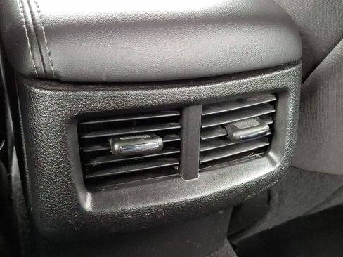 Used 2020 Dodge Challenger SXT RWD image 27