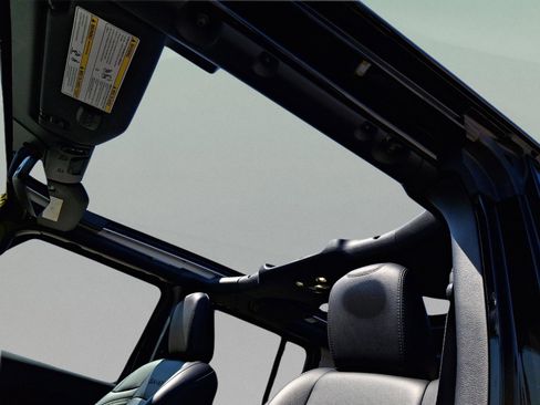 Certified 2022 Jeep Wrangler Unlimited Sahara image 15