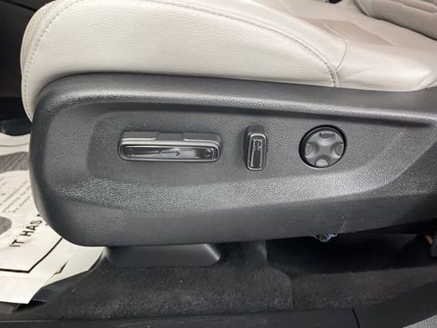 Used 2020 Honda CR-V Touring image 33