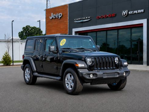 Used 2022 Jeep Wrangler Unlimited Sport AWD/4WD image 1