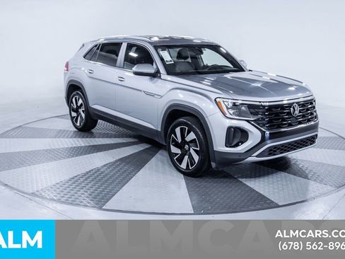 Used 2024 Volkswagen Atlas Cross Sport SE image 14