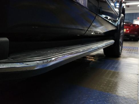 Used 2017 Cadillac Escalade Luxury image 65