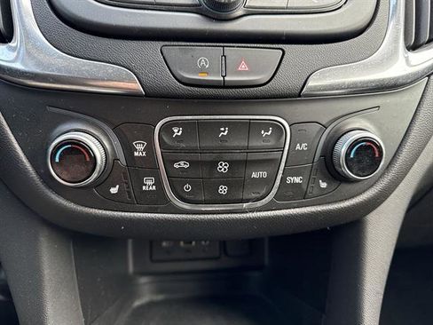 Certified 2024 Chevrolet Equinox LT w/ LPO, Floor Liner Package image 17