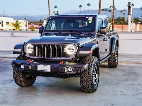 New 2026 Jeep Gladiator Rubicon w/ Steel Power Dome Hood Package AWD/4WD image 4