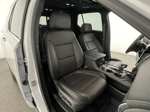 Used 2024 Chevrolet Traverse High Country image 52