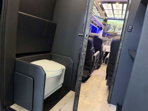 Used 2024 Mercedes-Benz Sprinter 3500 image 8