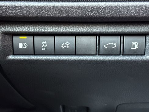 Used 2025 Toyota Camry Hybrid image 28