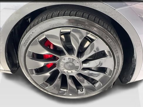 Used 2022 Tesla Model Y Performance AWD/4WD image 12