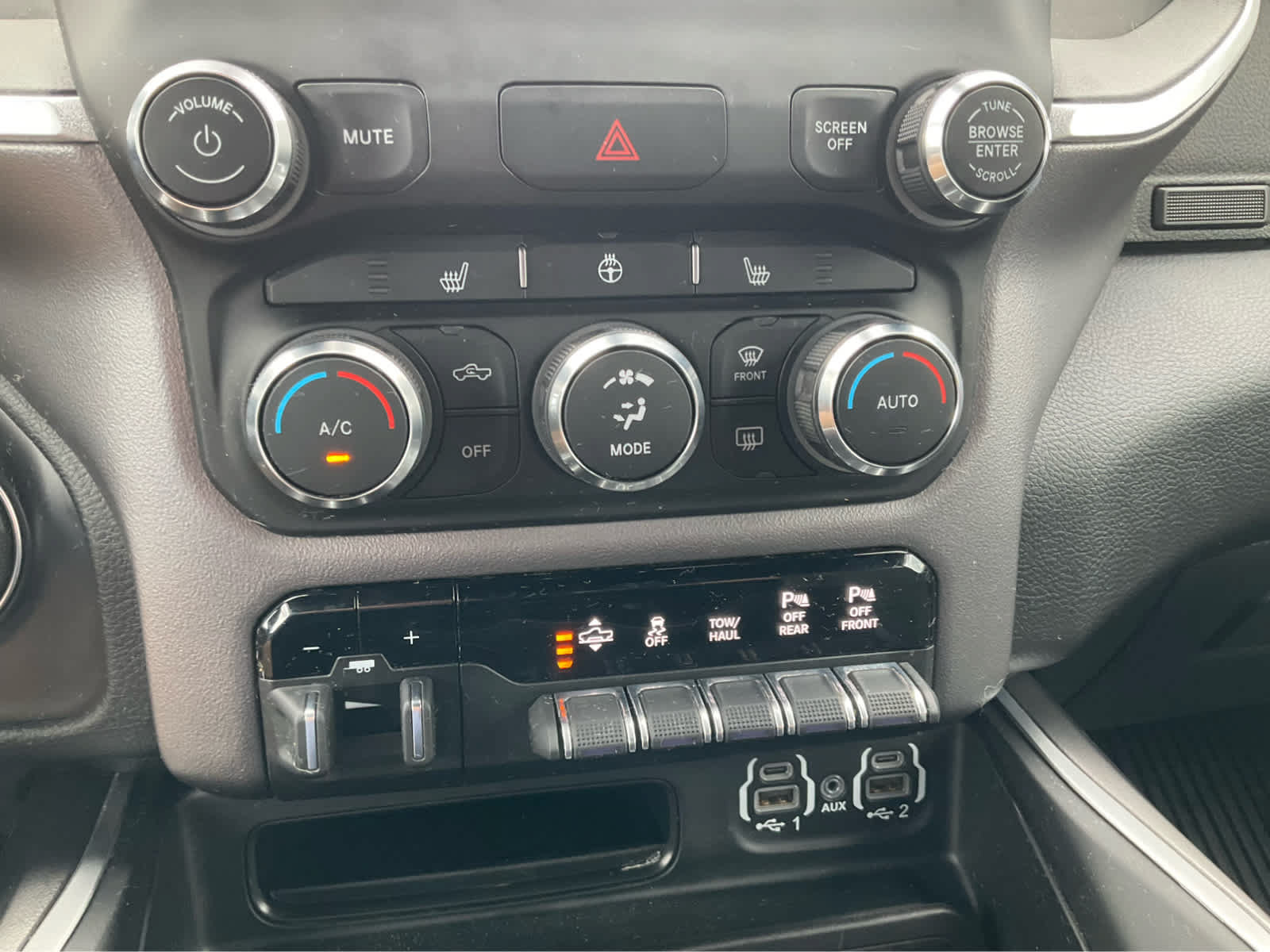 Used 2022 RAM 1500 Big Horn AWD/4WD image 10