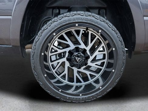 Used 2025 RAM 1500 Laramie image 34