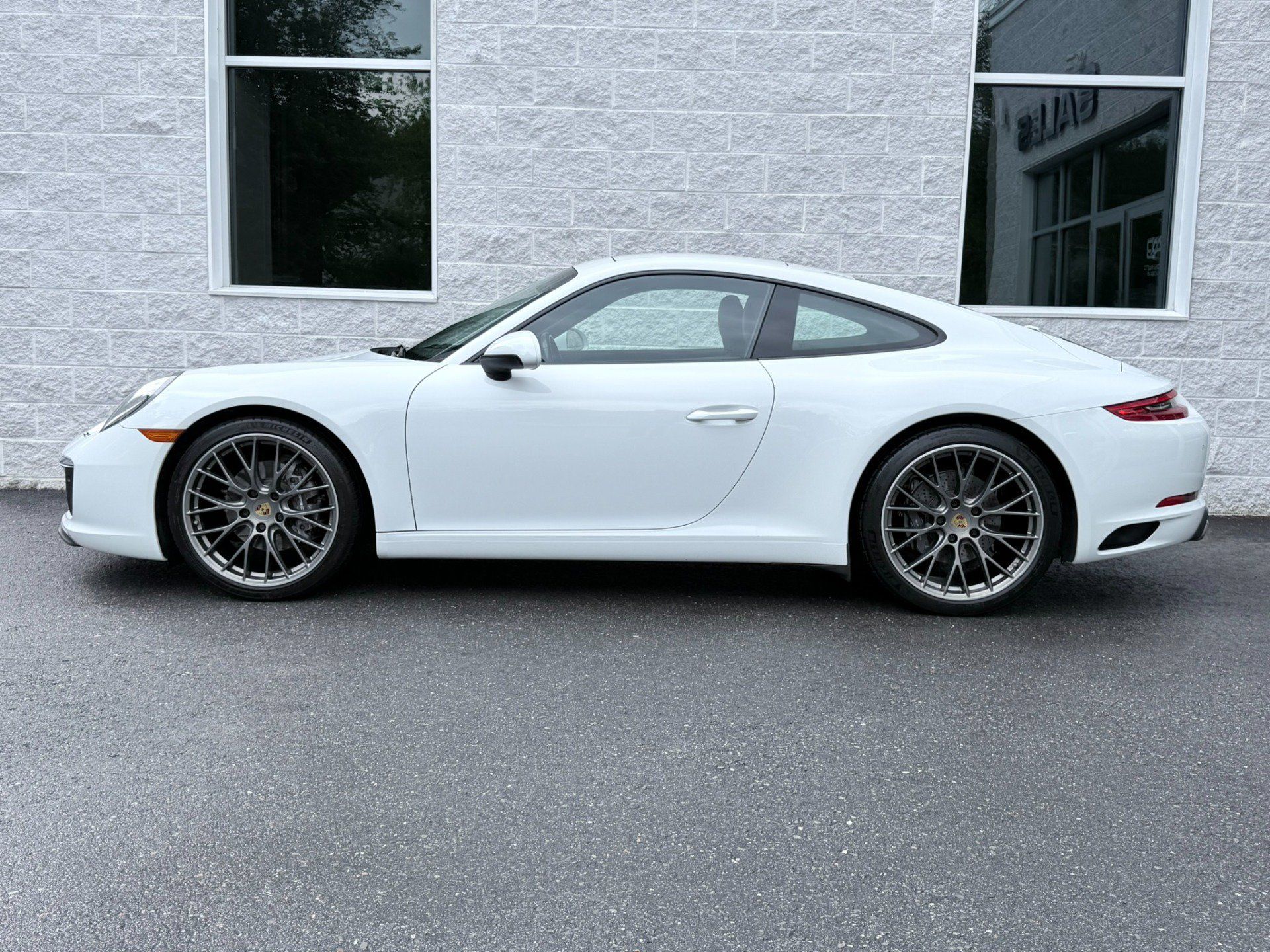 Used 2017 Porsche 911 Carrera 4 AWD/4WD image 7