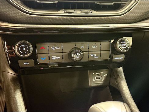 New 2026 Jeep Compass Latitude AWD/4WD image 14