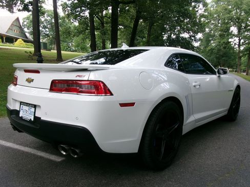 Used 2015 Chevrolet Camaro LT w/ RS Package RWD image 7