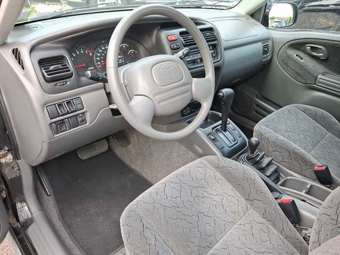Used 2002 Chevrolet Tracker LT AWD/4WD image 11