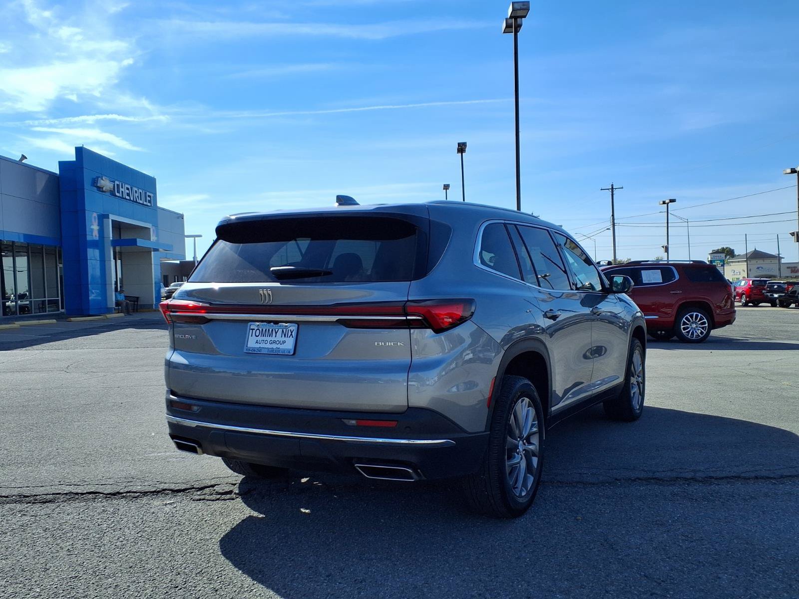 Used 2026 Buick Enclave Preferred FWD image 2