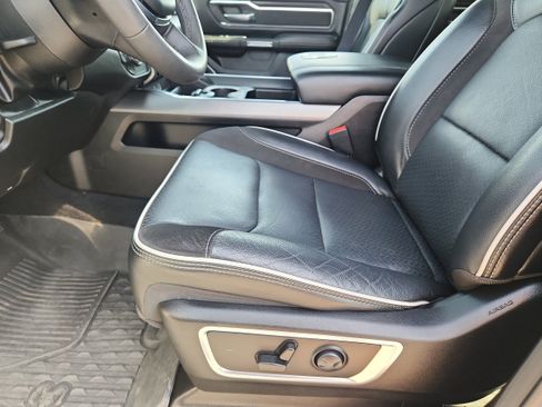 Used 2025 RAM 1500 Laramie AWD/4WD image 10