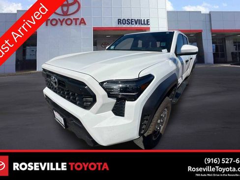 Certified 2024 Toyota Tacoma TRD Off-Road AWD/4WD image 1
