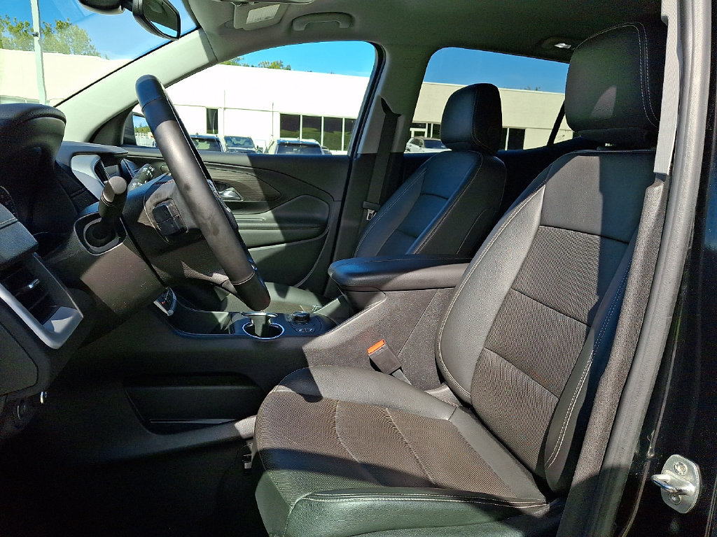 Used 2023 GMC Terrain SLT w/ Elevation Edition AWD/4WD image 15