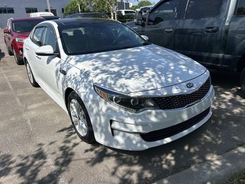 Used 2016 Kia Optima EX w/ Premium Package FWD image 3