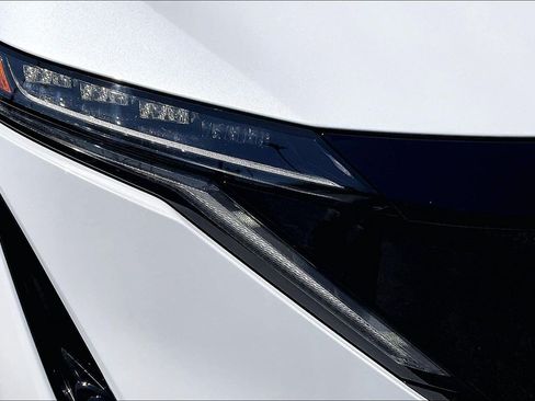 Used 2024 Nissan Ariya FWD image 26