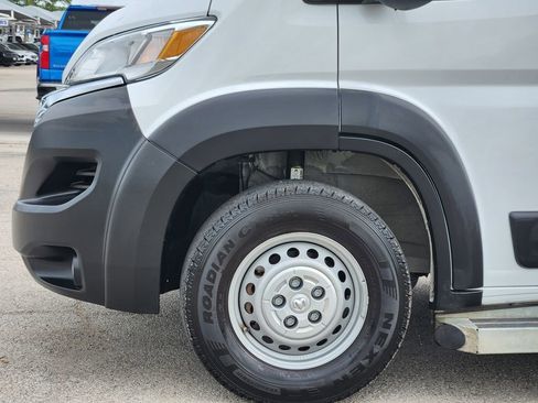 Used 2025 RAM ProMaster 2500 FWD image 9