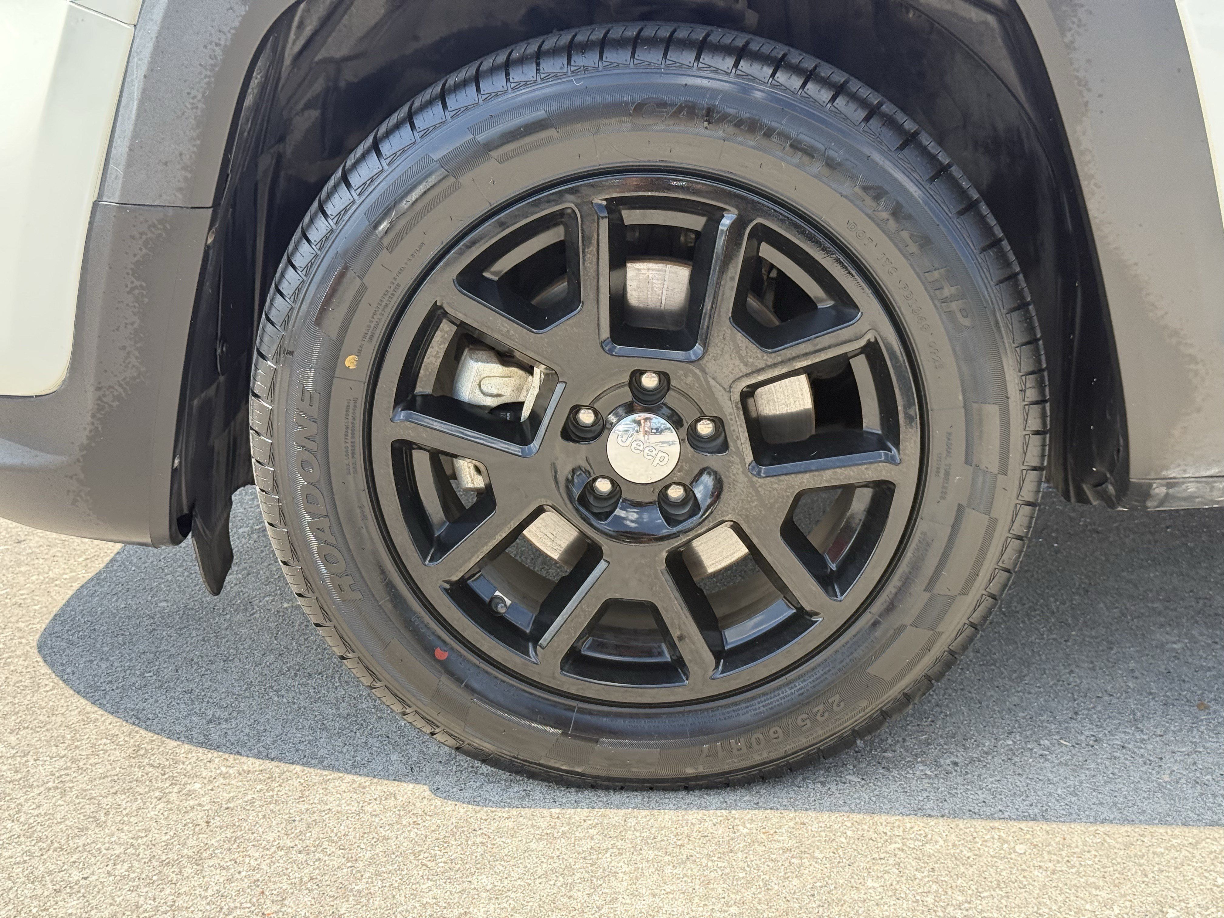 Used 2021 Jeep Renegade Latitude FWD image 12