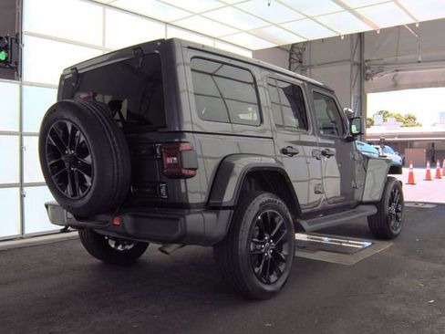 Used 2025 Jeep Wrangler Unlimited Sahara AWD/4WD image 2
