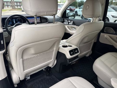 Used 2022 Mercedes-Benz GLS 580 4MATIC image 13