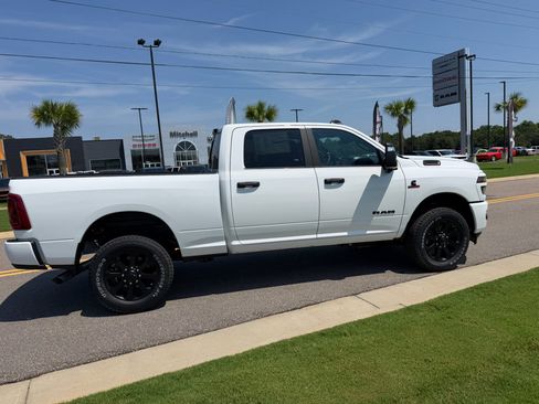 New 2026 RAM 2500 Big Horn AWD/4WD image 5