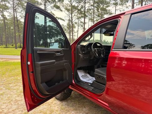 Used 2023 Chevrolet Silverado 1500 RST w/ Z71 Off-Road Package AWD/4WD image 11