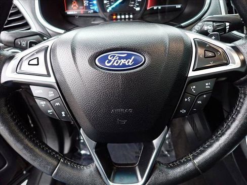 Used 2020 Ford Edge Titanium w/ Equipment Group 301A AWD/4WD image 19